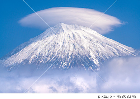 《静岡県》富士山・大雲海と笠雲 48303248