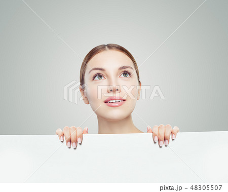 Healthy woman looking up  48305507