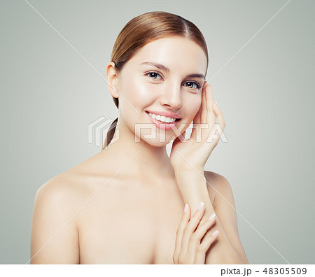 Young female face with healthy skin.  48305509
