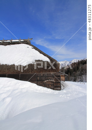 信州小谷村 春待つ千国街道の牛方宿 48311275