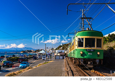 《神奈川県》江ノ電と富士山・湘南 48312500