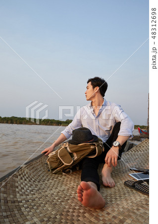 男 男性 男の子 48312698