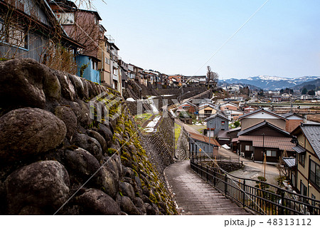富山 八尾 石垣の町並み 坂のまち 浄円寺坂の上から 2019.02 48313112