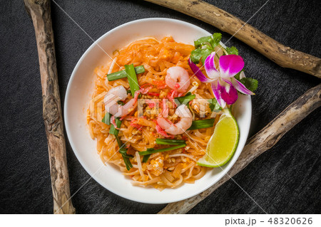 アジア風焼きそば ミーゴレン Spicy ethnic chow mein Mee goreng アジア風焼きそば ミーゴレン Spicy ethnic chow mein Mee goreng 48320626