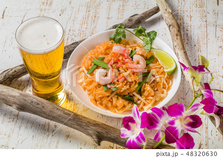 アジア風焼きそば　ミーゴレン　 Spicy ethnic chow mein Mee goreng 48320630
