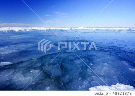 冬のオホーツク海と能取岬　網走市 48321878