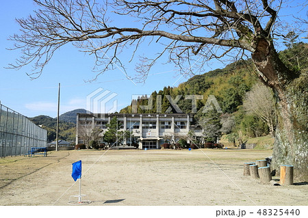 閉校した陽成小学校 48325440