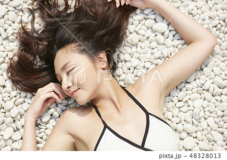女性　夏　ビューティー 48328013