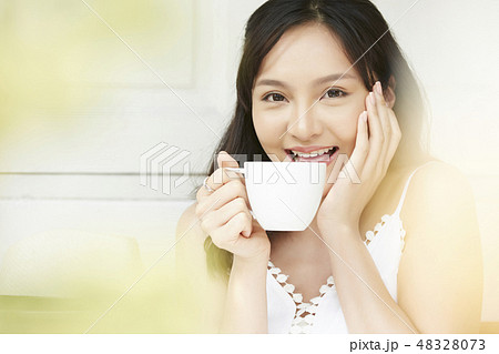 女性 リラックス 女性 リラックス 48328073