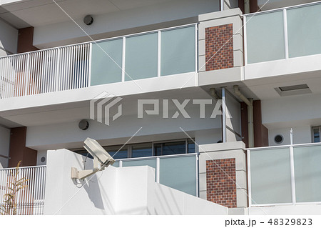 マンションの防犯カメラ 48329823