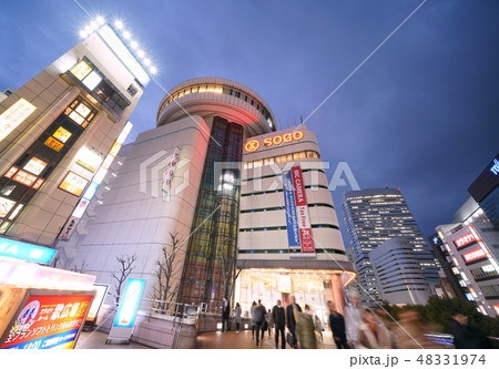 日本の埼玉都市景観 さいたま市の大宮駅前を望む(夜景) 日本の埼玉都市景観 さいたま市の大宮駅前を望む(夜景) 48331974