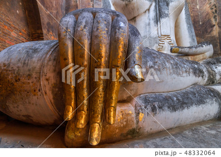 Wat Si Chum,Phra Achana at SukhothaiHistoricalpark Wat Si Chum,Phra Achana at SukhothaiHistoricalpark 48332064