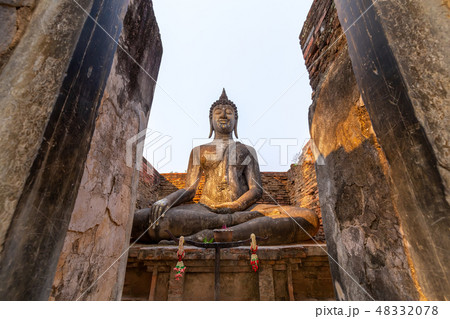 Wat Si Chum,Phra Achana at SukhothaiHistoricalpark 48332078