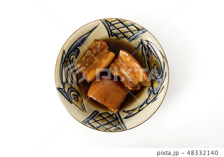 沖縄の郷土料理 ラフテー(豚肉の角煮) 沖縄の郷土料理 ラフテー(豚肉の角煮) 48332140