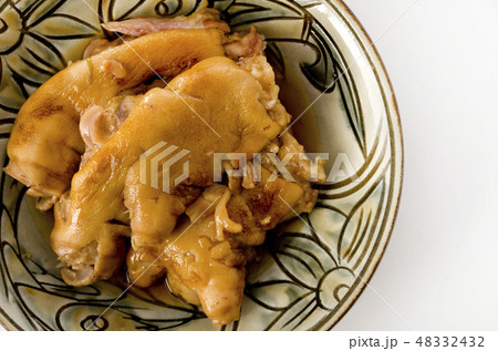 沖縄料理 てびち（豚足の煮付け） 48332432