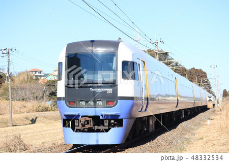 JR外房線 千葉県いすみ市を走る255系特急わかしお JR外房線 千葉県いすみ市を走る255系特急わかしお 48332534