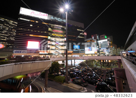 日本の埼玉都市景観　さいたま市の大宮駅前を望む（夜景） 48332623