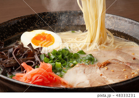 とんこつラーメン とんこつラーメン 48333231