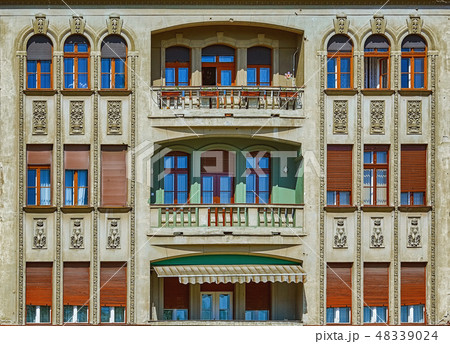 Fasade of an Old Building Fasade of an Old Building 48339024