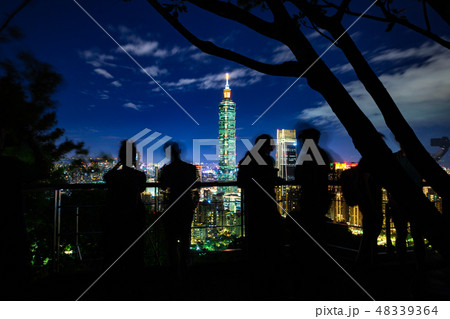 The Elephant Mountain observation deck, Taipei 48339364