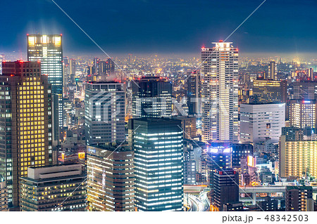雨上がりの大阪の夕景　夜景　梅田スカイビル空中庭園より　【大阪府】 48342503