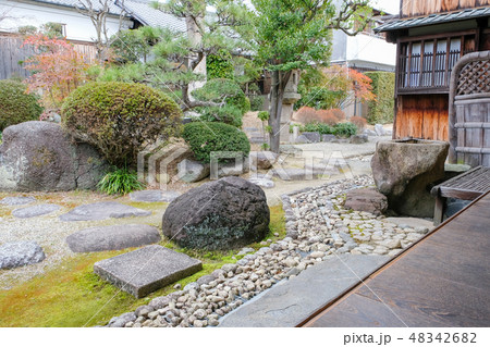 寺内町　旧杉山家住宅の庭 48342682