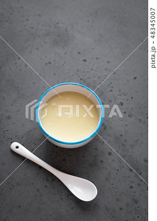 Condensed milk 48345007