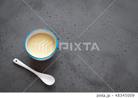 Condensed milk Condensed milk 48345009