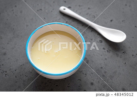 Condensed milk Condensed milk 48345012