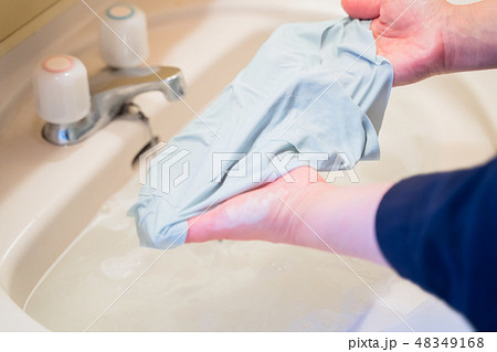 下着　洗濯 48349168