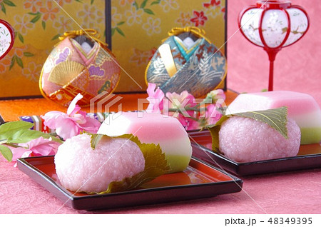 菱餅と桜餅 ひな祭り 菱もちと桜もち 和菓子の写真素材