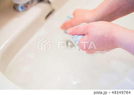 下着　洗濯 48349764