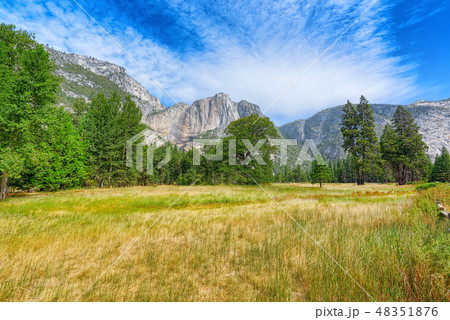 Yosemite Valley. Yosemite Valley. 48351876