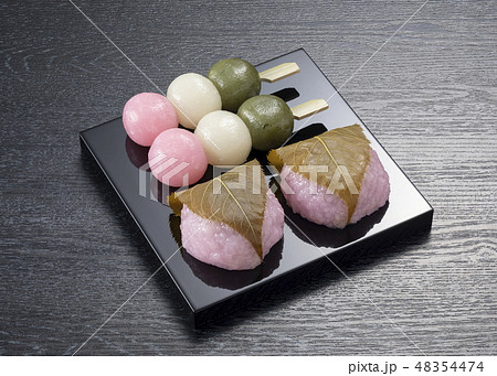 さくら餅と花見団子 さくら餅と花見団子 48354474