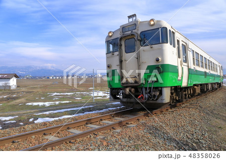 田園を走る只見線 48358026