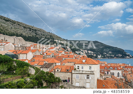 Rooftops of old houses in Dubrovnik 48358559