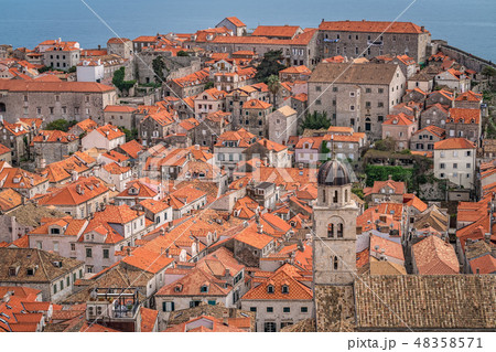 View of the old houses in Dubrovnik 48358571