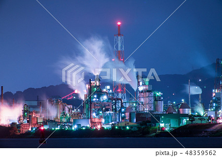 山口県彦島から見る北九州のプラント夜景【福岡県】 48359562