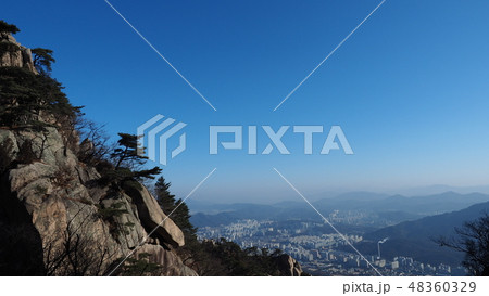 登山 キャンプ キャンピング 48360329