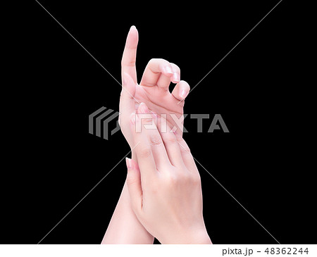 手 両手 手の上 48362244