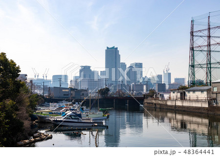 横浜の運河 48364441