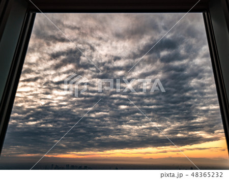 Sunset at the window,skyline, cloud, japan 48365232