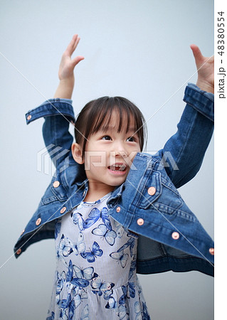 カジュアル (夏服 春服 ワンピース デニム 女の子 日本人 ジャケット 園児 3歳 ファッション) 48380554