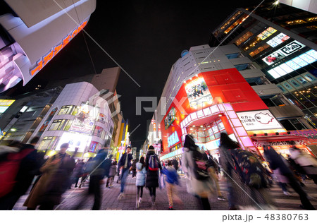 日本の東京都市景観　サンシャイン６０通り（歩行者天国）・夜景 48380763