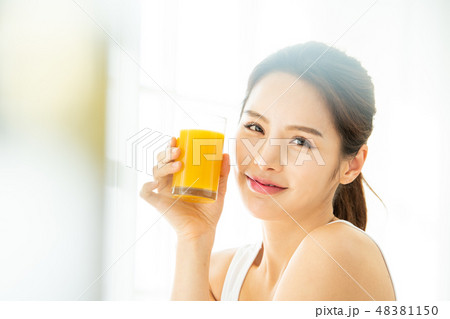 女性　ライフスタイル　ヘルシー 48381150