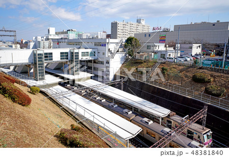 日本の川崎都市景観　東急電鉄　鷺沼駅などを望む 48381840