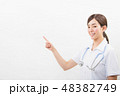 笑顔の若い看護師 48382749