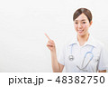 笑顔の若い看護師 48382750