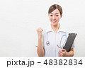 笑顔の若い看護師 48382834