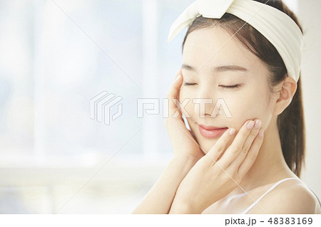 女性　ビューティー 48383169
